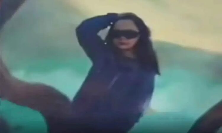 Turista muere tras caer al borde de un volcán activo mientras posaba para una foto