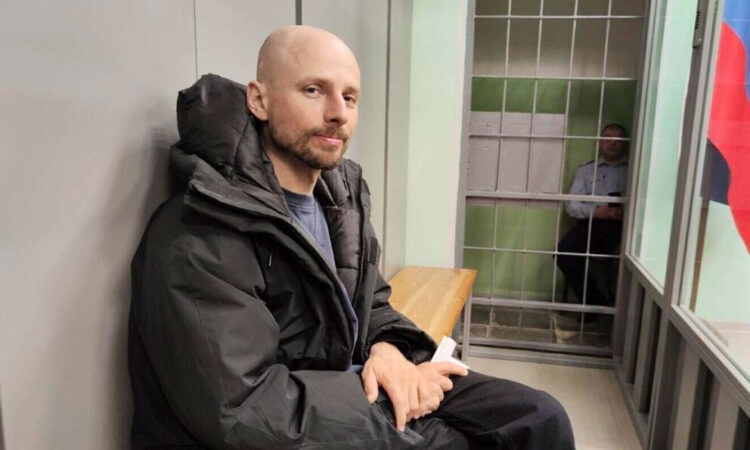 Segundo periodista detenido en Rusia por colaborar con Navalni