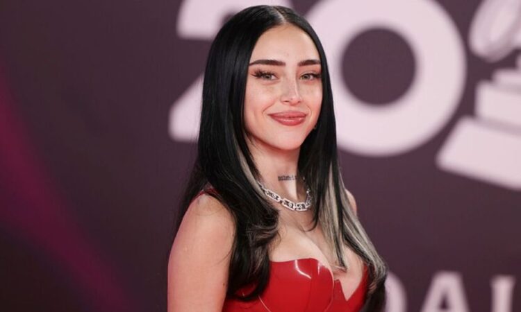 Nicki Nicole pide no abordar temas de Peso Pluma en entrevista