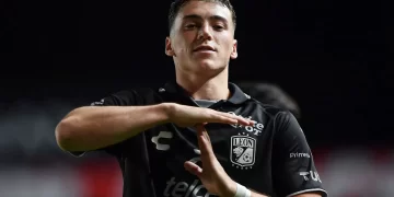 León se impone ante los Rayos y avanza en la lucha por la fase final