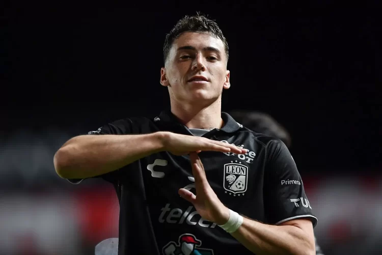León se impone ante los Rayos y avanza en la lucha por la fase final