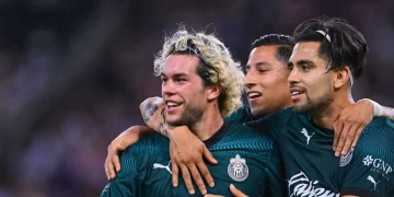 Sancionan a grupos de animación de Chivas con un partido de veto