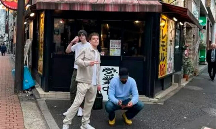 Ricky Martín disfruta Tokio con sus hijos