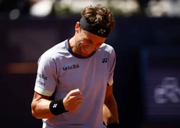 Ruud se corona campeón en Barcelona tras vencer a Tsitsipas en la final