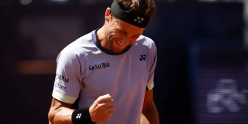 Ruud se corona campeón en Barcelona tras vencer a Tsitsipas en la final