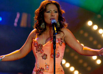 “Toñita”, de La Academia, se postula como candidata a diputada federal por el PRD en Ecatepec