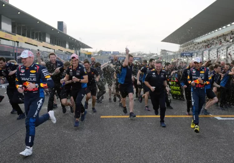Verstappen apunta a su primer triunfo en el Gran Premio de China