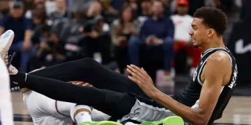 Resultados destacados de la jornada de la NBA: Jokic brilla, Lakers y Warriors continúan en ascenso