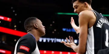 Victor Wembanyama, novato estrella de San Antonio, multado por celebración costosa