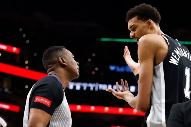 Victor Wembanyama, novato estrella de San Antonio, multado por celebración costosa