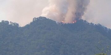 Pide Protección Civil helicóptero para controlar incendio forestal en Victoria