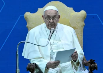 ‘No faltan perros y gatos, faltan hijos’: Papa Francisco pide que gobiernos aumenten la natalidad
