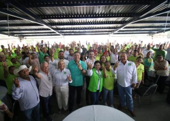 Piden a llerenses voto para Geño Hernández y Maki Ortiz rumbo al Senado