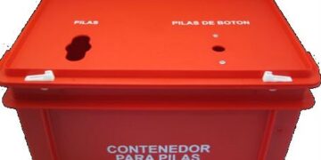 Deberán contar instituciones con un contenedor para depósito de pilas