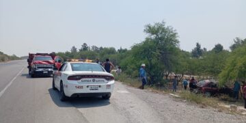 Chocan auto y camioneta frente al Ejido Miguel Hidalgo de Tula