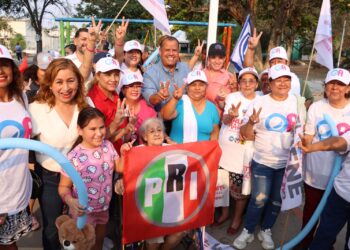 Recorre Ale Cárdenas colonias en busca del voto para ser Diputada por el XIV Distrito