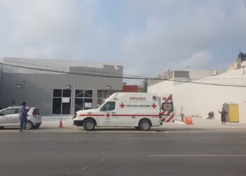 Albañil cae de andamio de 5 metros en obra de 10 y 11 Carrera Torres