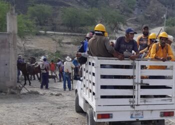 Colabora PC de Victoria en combate de incendio forestal en Cañón del Novillo