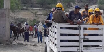 Colabora PC de Victoria en combate de incendio forestal en Cañón del Novillo