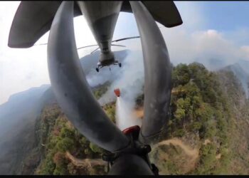 Combate por tierra y aire permite avanzar en control del incendio en “Cañón del Novillo” en Victoria