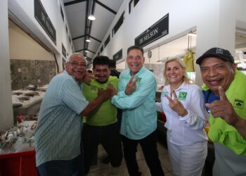 Comerciantes de La Puntilla de Tampico votarán por Geño y Maki al Senado