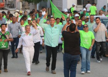 Altamirenses brindan apoyo a Eugenio y Maki para llegar al Senado