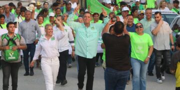 Altamirenses brindan apoyo a Eugenio y Maki para llegar al Senado