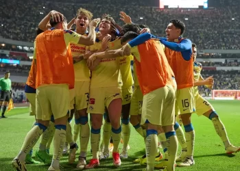 América derrota 1-0 a Chivas y sueña con su bicampeonato en Liga MX