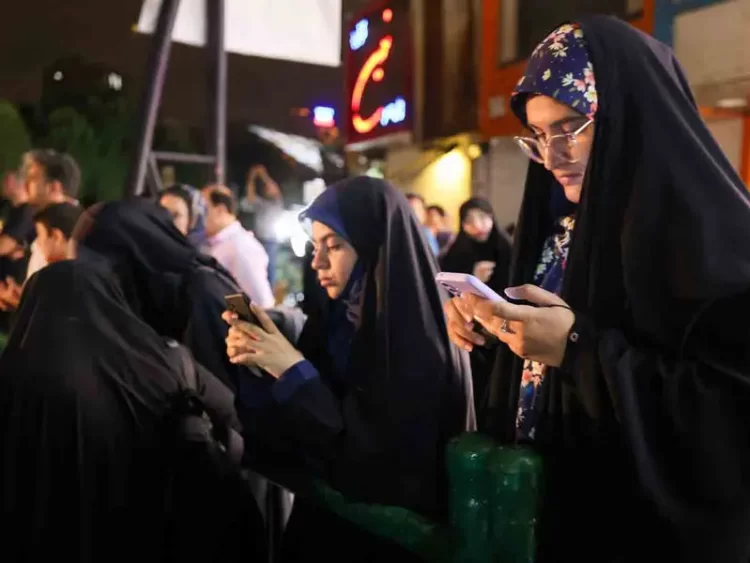 Crece incertidumbre en Irán tras desplome de aeronave que transportaba al presidente