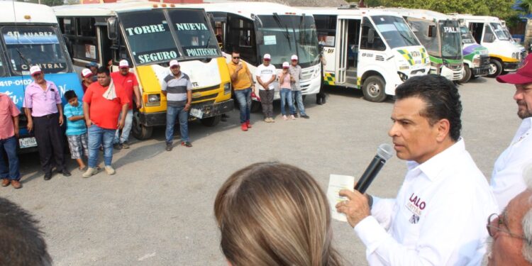 Transportistas toman la ruta del triunfo, ofrecen respaldo a con Lalo Gattás.