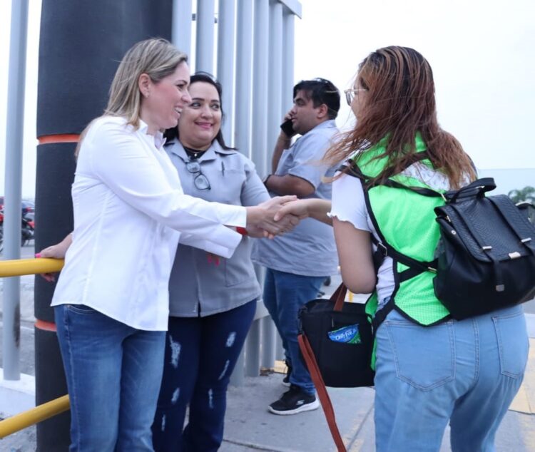 Ofrece Alejandra Cárdenas legislar a favor de los obreros de Tamaulipas