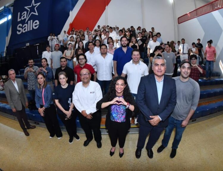 Olga Sosa candidata de Morena al Senado, participa en foro de La Salle Victoria