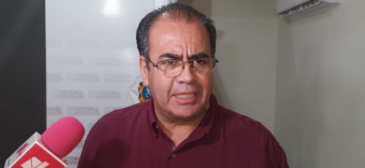 Abastecen agua en pipas a nueve ejidos del municipio de Victoria