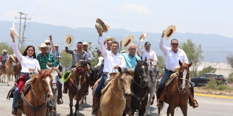 Galopa Lalo Gattás ejidos de Victoria rumbo a la reelección el 2 de junio