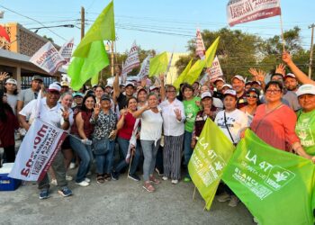 Recorre Blanca Anzaldúa colonias Libertad y FOVSSSTE, recibe apoyo y ofrece ser voz fuerte en Congreso. 