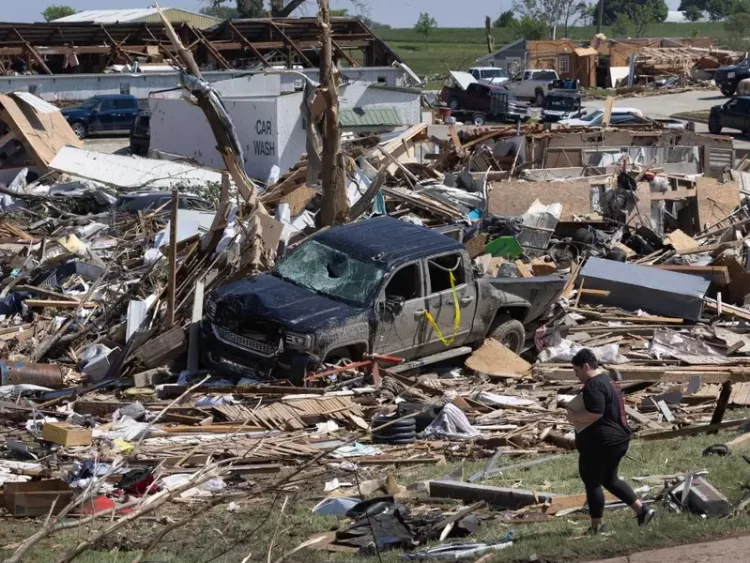 Tornado en Iowa dejó al menos 5 muertos y 35 heridos