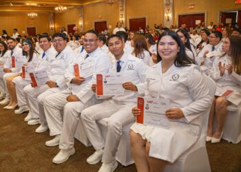 Realiza Facultad de Medicina de la UAT ceremonia de graduación