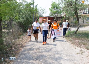 Mayra Benavides pide el voto a familias del Ejido El Olmo de Victoria para llegar al Congreso