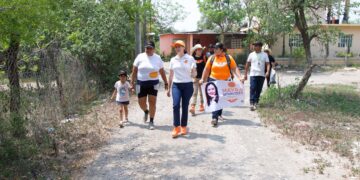 Mayra Benavides pide el voto a familias del Ejido El Olmo de Victoria para llegar al Congreso