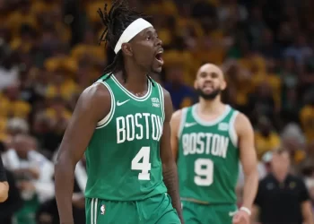 Celtics pone contra las cuerdas a Pacers en la Final de Conferencia Este