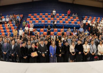 Rinde la UAT emotivo homenaje a su personal académico