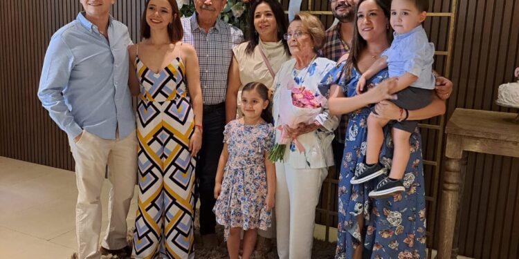 Familiares festejan 95 años a Doña Cecilia De la Lastra de Calanda