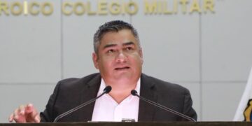 Plantea Diputado difundir contenido de la constitución en las escuelas