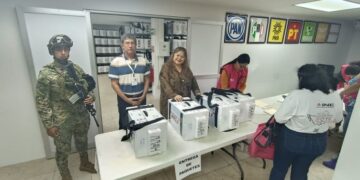 Comenzó el reparto de los paquetes electorales en el Distrito 8 Federal