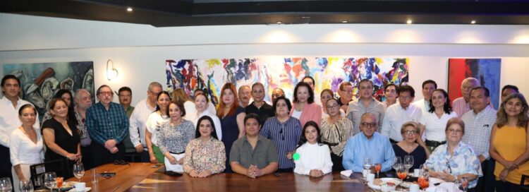 Se reúne Mónica Villarreal con notarios públicos de Tampico