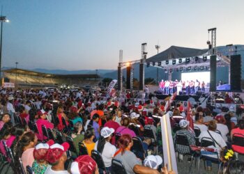 Katalyna Méndez de Morena cierra campaña junto a victorenses del Distrito 15