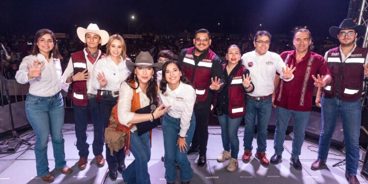 Katalyna Méndez de Morena cierra campaña junto a victorenses del Distrito 15