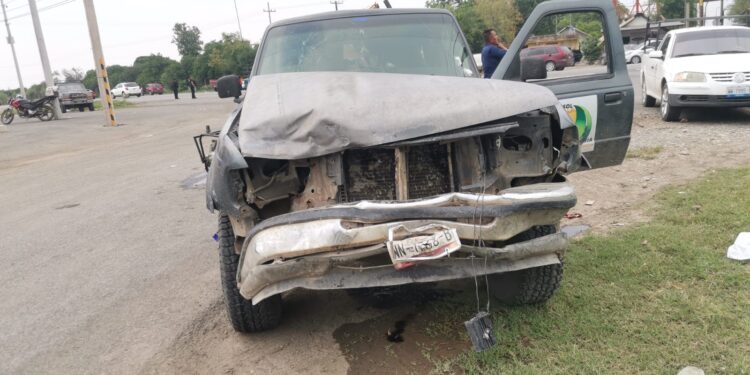 Dos lesionados  y cuantiosos daños dejó choque en la Carretera Victoria Monterrey.