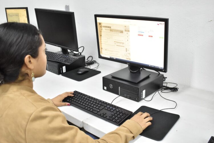 Realizan simulacro del conteo electoral