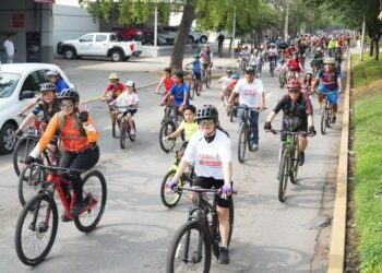Celebra la UAT con gran éxito rodada deportiva familiar